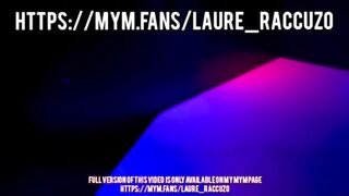 Laure Raccuzo - Elle suce en GloryHole et se fait arroser de sperme !